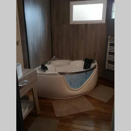 Appartement, Les Templiers, Rdc Vue Proche Centre *