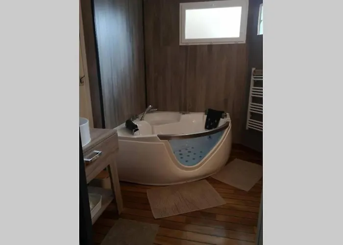 Appartement, Les Templiers, Rdc Vue Proche Centre *